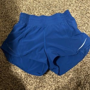 lulu size 4 hotty hots. high rise 2.5 inseam